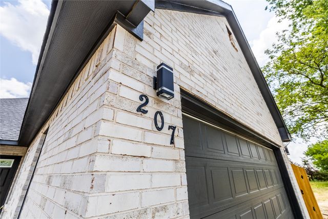 207 S James Street, Alvarado, TX 76009