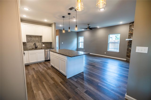 207 S James Street, Alvarado, TX 76009
