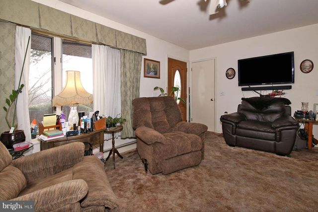 402 BIRCH LN, Lebanon, PA 17046