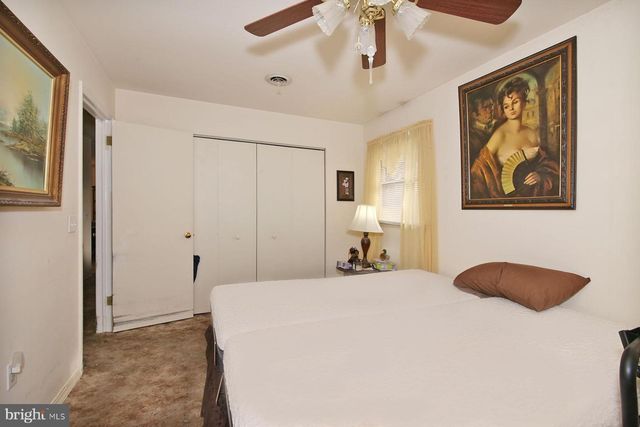 402 BIRCH LN, Lebanon, PA 17046