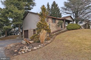 402 BIRCH LN, Lebanon, PA 17046