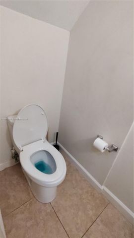 8199 NW 8th Manor 1, Plantation, FL 33324