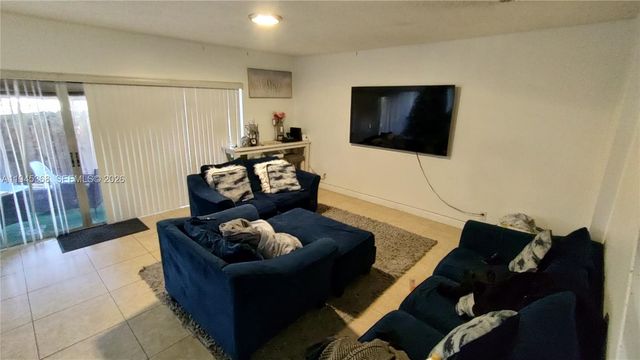 8199 NW 8th Manor 1, Plantation, FL 33324