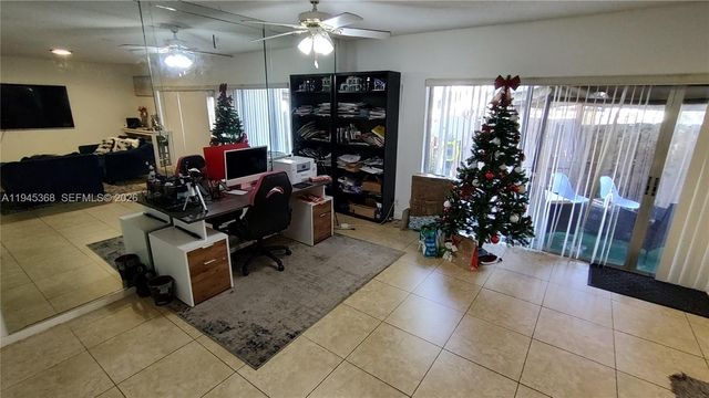 8199 NW 8th Manor 1, Plantation, FL 33324