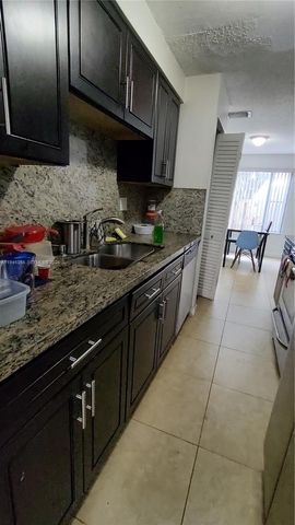 8199 NW 8th Manor 1, Plantation, FL 33324