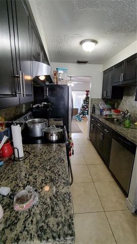 8199 NW 8th Manor 1, Plantation, FL 33324