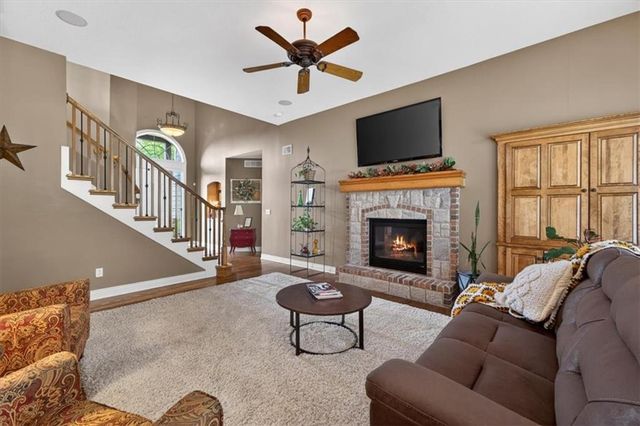 9406 Pleasant Avenue, Kansas City, MO 64138