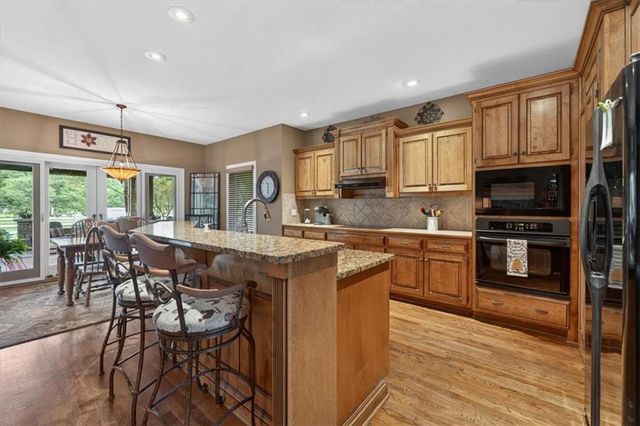 9406 Pleasant Avenue, Kansas City, MO 64138
