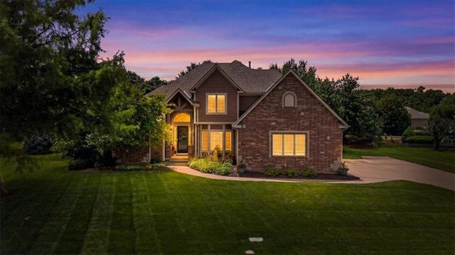 9406 Pleasant Avenue, Kansas City, MO 64138