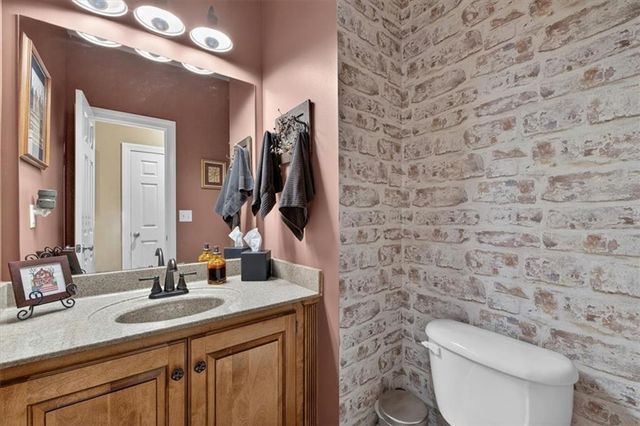 9406 Pleasant Avenue, Kansas City, MO 64138