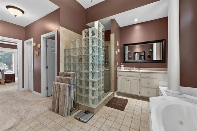 9406 Pleasant Avenue, Kansas City, MO 64138