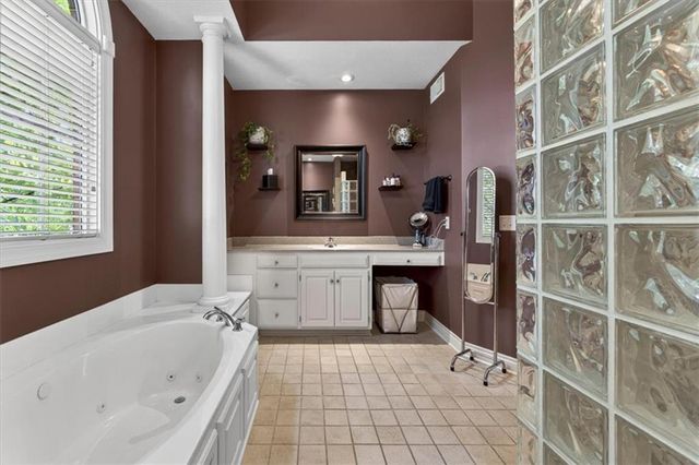 9406 Pleasant Avenue, Kansas City, MO 64138