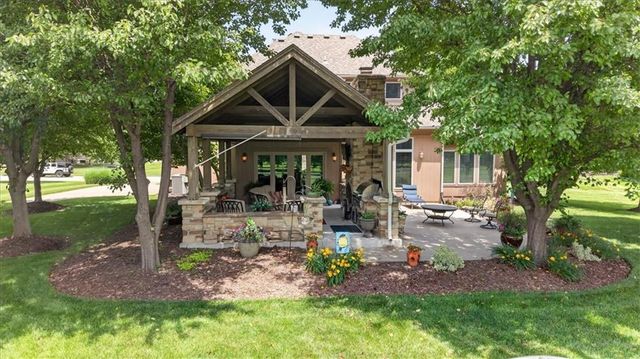9406 Pleasant Avenue, Kansas City, MO 64138