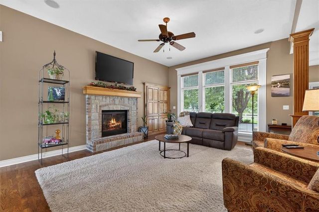 9406 Pleasant Avenue, Kansas City, MO 64138