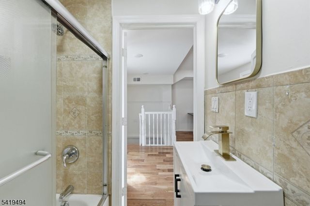 64 Willoughby St, Newark City, NJ 07112