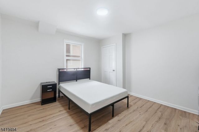 64 Willoughby St, Newark City, NJ 07112