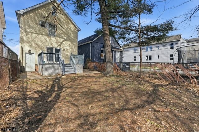64 Willoughby St, Newark City, NJ 07112