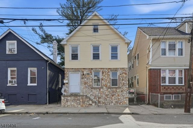 64 Willoughby St, Newark City, NJ 07112