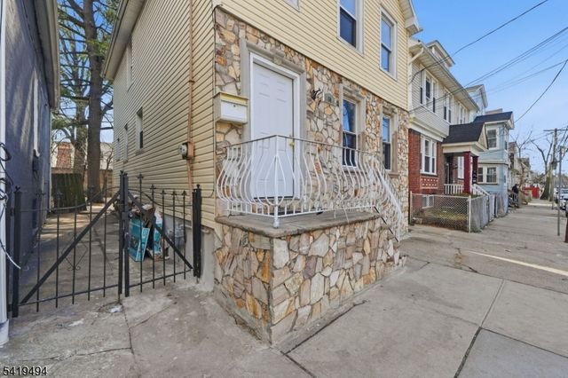 64 Willoughby St, Newark City, NJ 07112