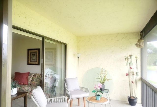 4535 LONGWATER CHASE 18, Sarasota, FL 34235