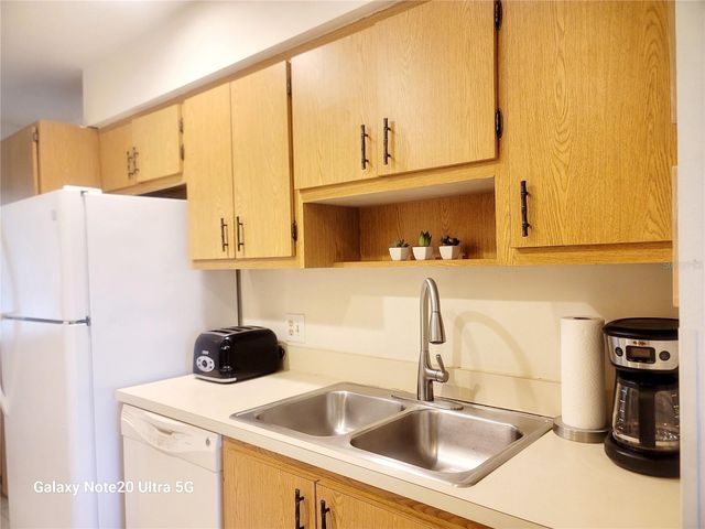 4535 LONGWATER CHASE 18, Sarasota, FL 34235