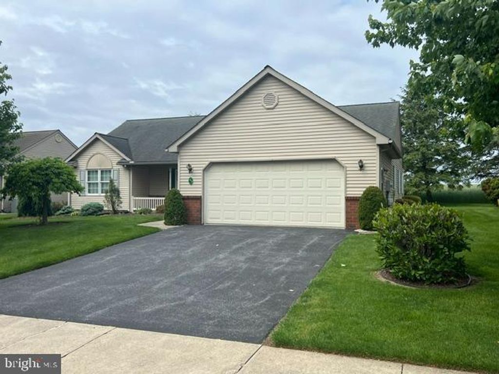 63 ARBOR DR, Myerstown, PA 17067