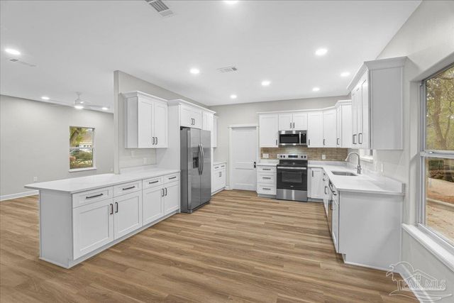 4536 Kelly Ln, Gulf Breeze, FL 32563