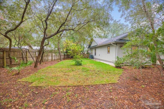 4536 Kelly Ln, Gulf Breeze, FL 32563