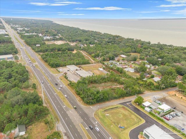 4536 Kelly Ln, Gulf Breeze, FL 32563