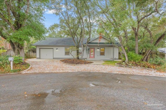 4536 Kelly Ln, Gulf Breeze, FL 32563