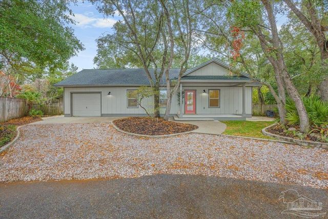 4536 Kelly Ln, Gulf Breeze, FL 32563