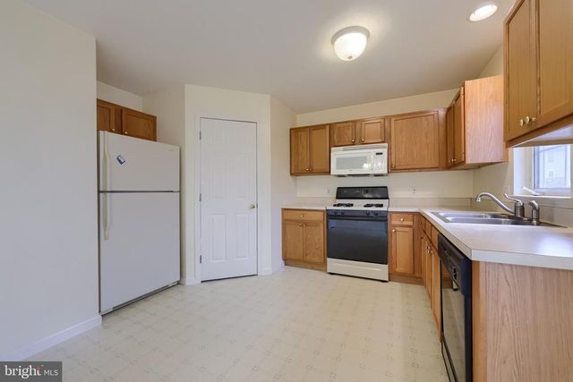 416 BANYAN CIRCLE DR, Lancaster, PA 17603