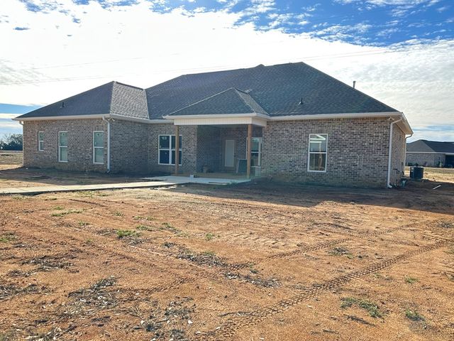 201 Heritage Way, Headland, AL 36345