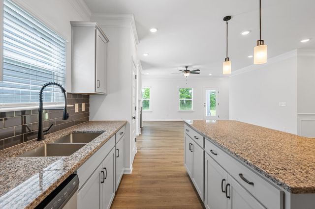 8808 Meadowvale Court, Ooltewah, TN 37363