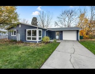 838 W 67th Lane, Merrillville, IN 46410