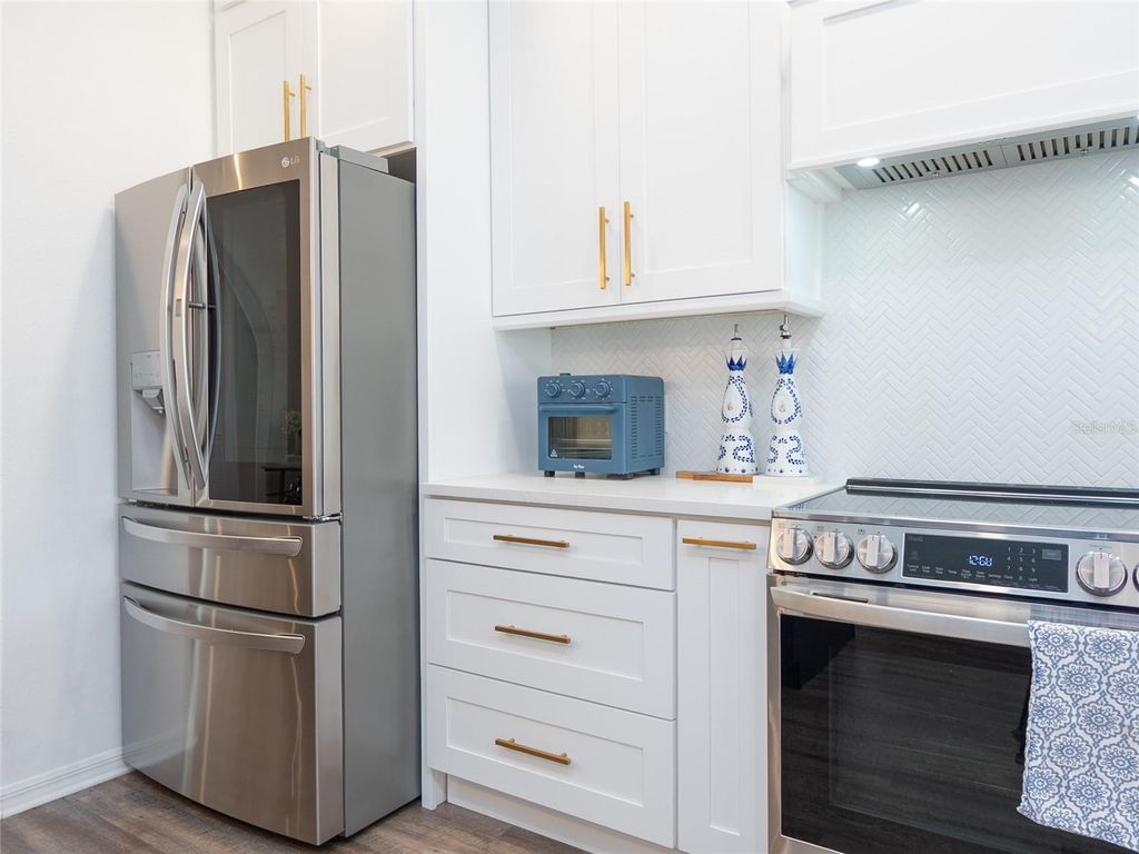 Image 11 of property listing at 9010 KINGSBURY PLACE, Bradenton, FL 34212