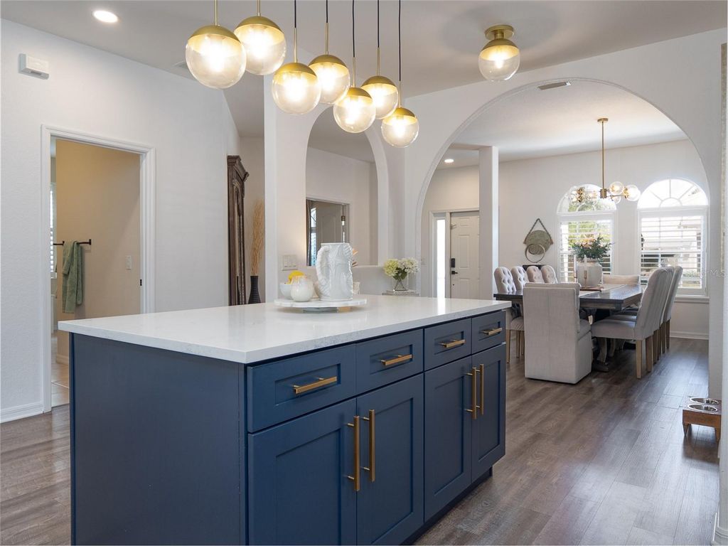 Image 12 of property listing at 9010 KINGSBURY PLACE, Bradenton, FL 34212