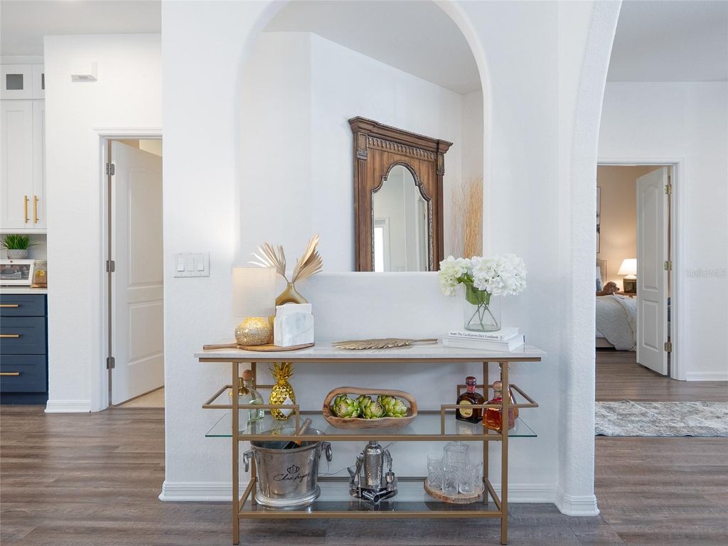 Image 15 of property listing at 9010 KINGSBURY PLACE, Bradenton, FL 34212