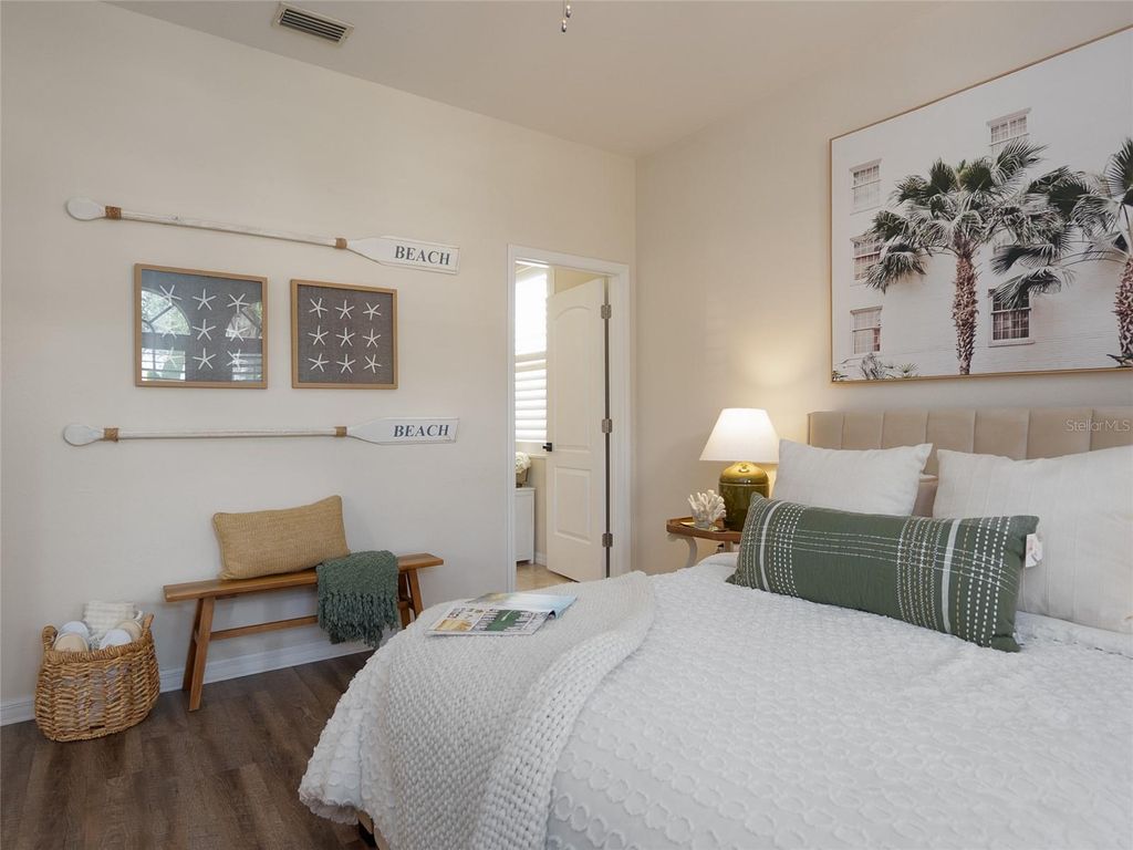 Image 17 of property listing at 9010 KINGSBURY PLACE, Bradenton, FL 34212