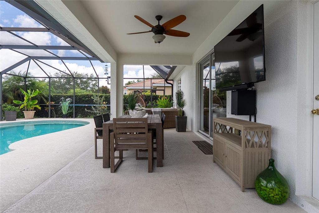 Image 44 of property listing at 9010 KINGSBURY PLACE, Bradenton, FL 34212