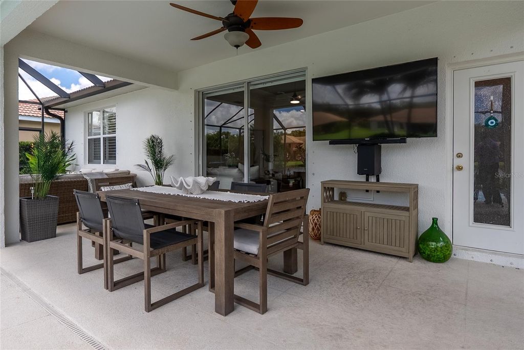 Image 48 of property listing at 9010 KINGSBURY PLACE, Bradenton, FL 34212