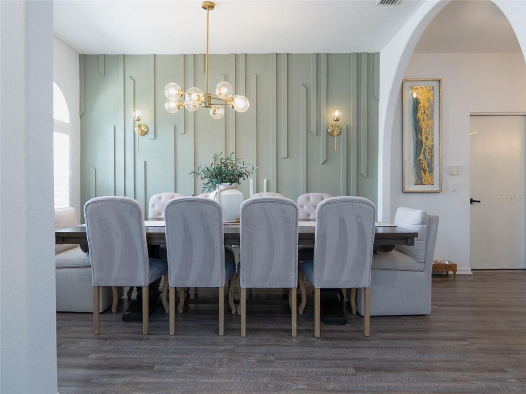 Image 6 of property listing at 9010 KINGSBURY PLACE, Bradenton, FL 34212