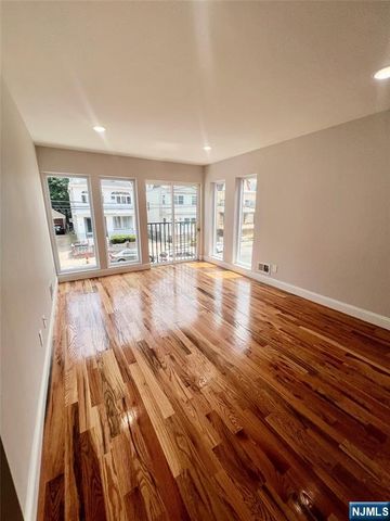 879 18th Street, Newark, NJ 07108