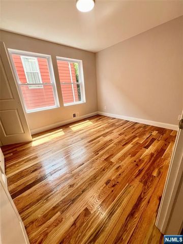 879 18th Street, Newark, NJ 07108