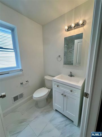 879 18th Street, Newark, NJ 07108