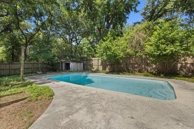 2603 Sherwood Street, Denton, TX 76209