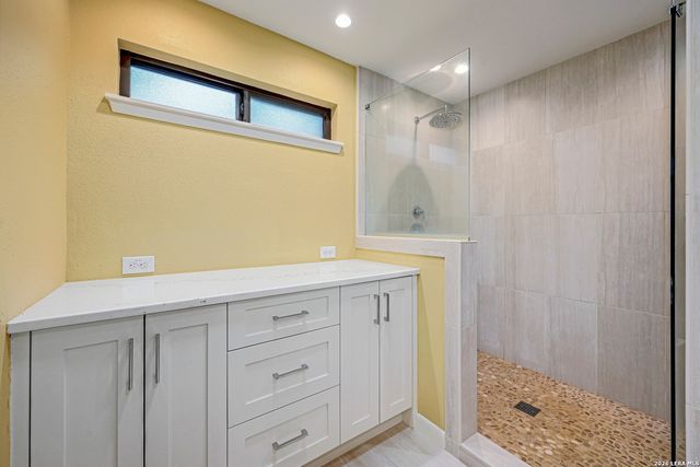 17006 Wood Moss, San Antonio, TX 78248