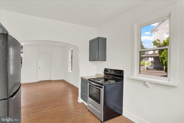 110 E MARKET ST, Williamstown, PA 17098