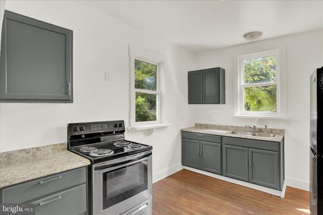 110 E MARKET ST, Williamstown, PA 17098