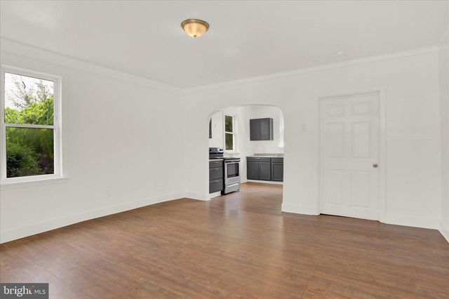 110 E MARKET ST, Williamstown, PA 17098